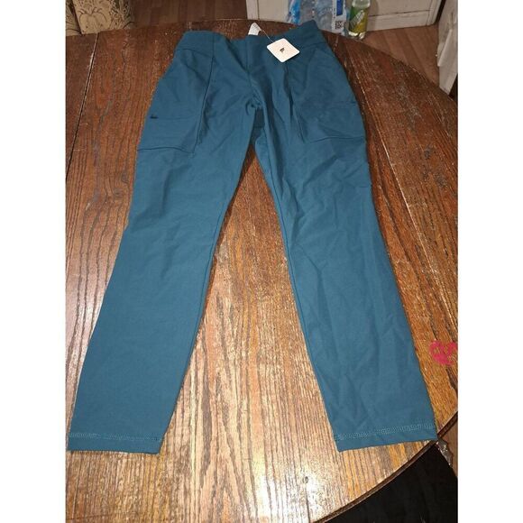 New Medium Fabletics Midnight Wave High Waist Cargo Pants with Pockets NWT - Picture 7 of 8